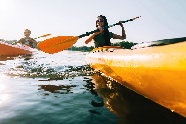 couple en kayak