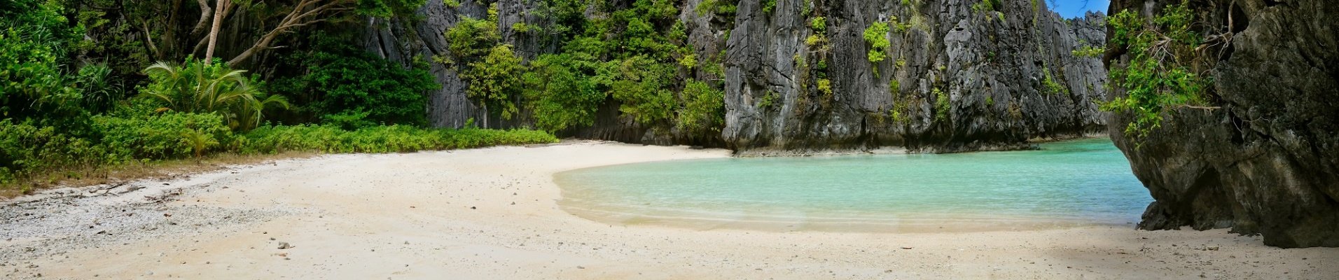 Plage sauvage et pain de sucre vers El Nido