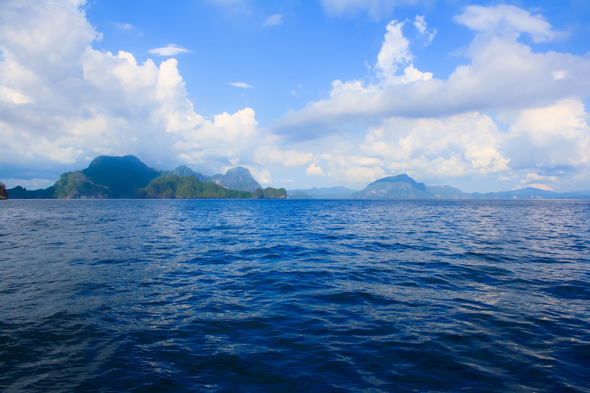 Iles des Philippines vues depuis la mer