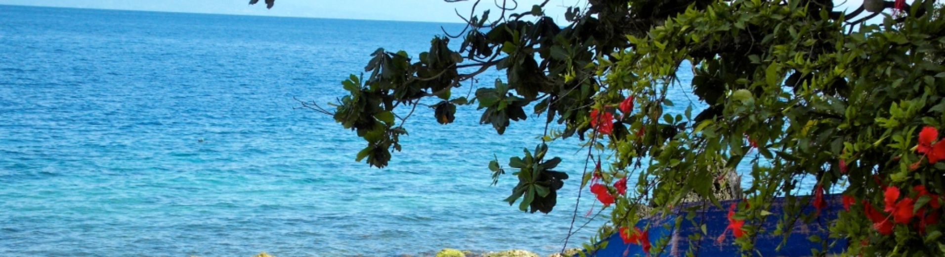 Bangka sur la plage privée du Fantasy Lodge