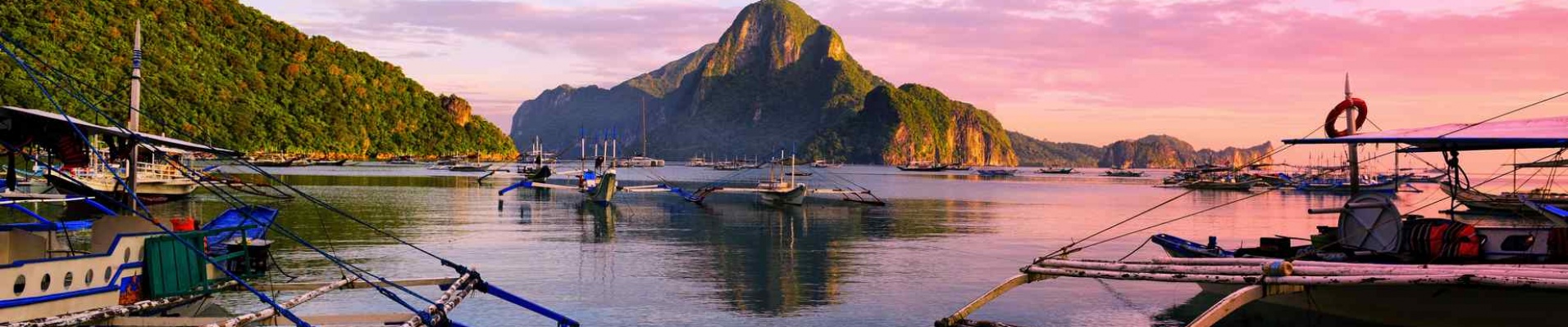 Plage à El Nido au coucher du soleil